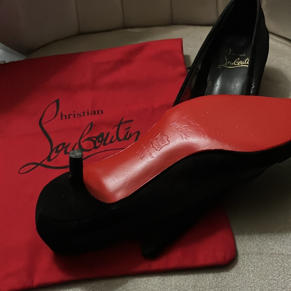 Vintage Christian Louboutin Paris black low heels size 39 1/2. Comes w/ dust bag - Picture 12 of 12